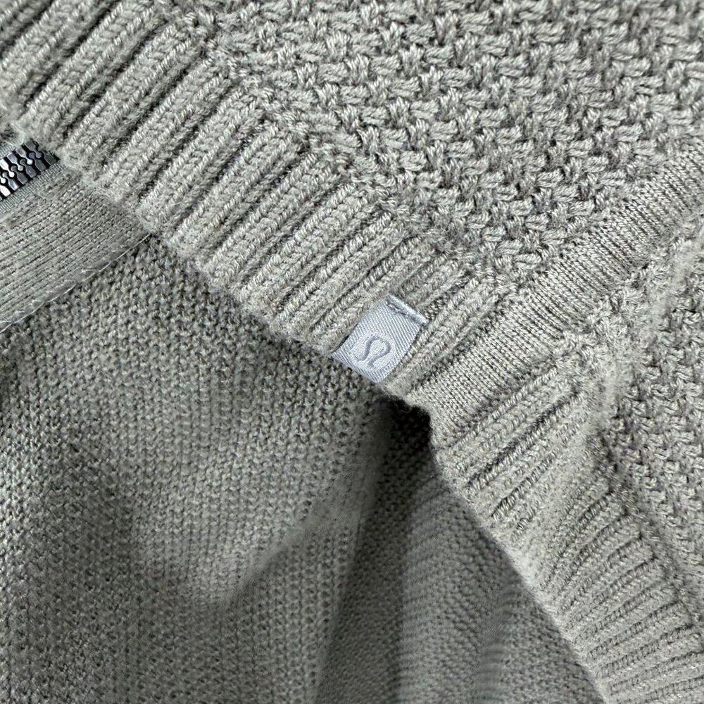 Lululemon On The Go Poncho Grey Sage Women One Size Multifunctional Layering - Picture 4 of 9